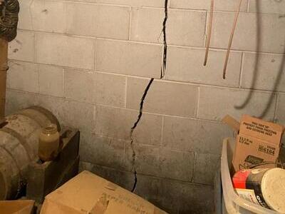 Cracks in the corners of doors signifies a foundation problem - Quality Foundation Repair serving Glenwood, Iowa