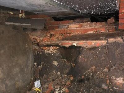 Wet crawlspace photo 8